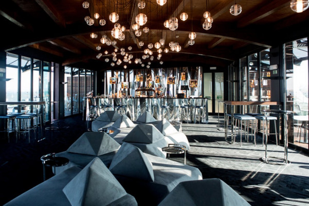Sky Bar Oriente apresenta nova programação especial para os melhores sunsets sobre o Tejo da capital