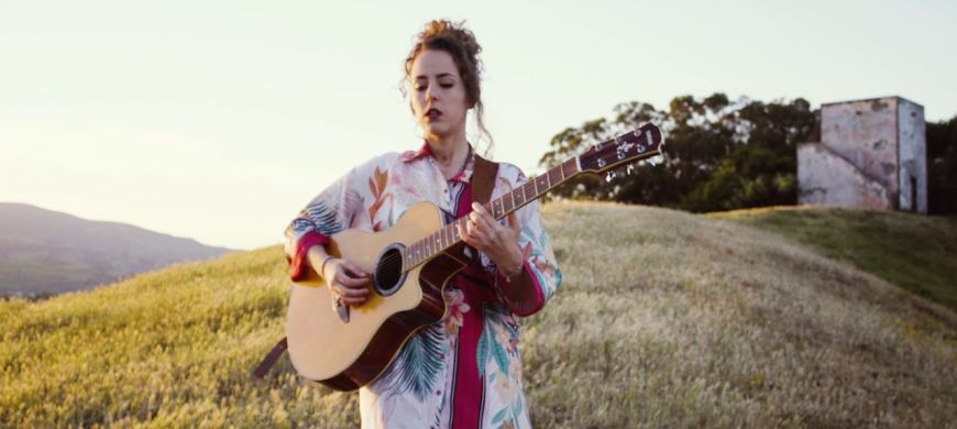 Sara Cruz lança «Heavy Heart» uma canção que fala em encontrar Força no desalento