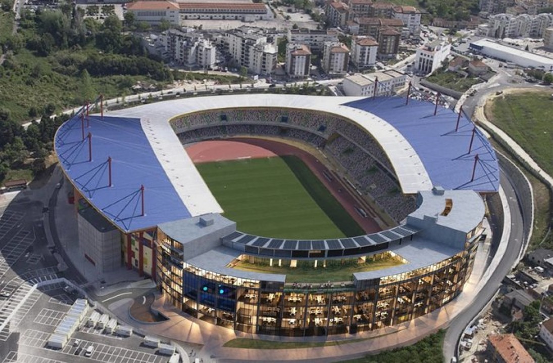 Parte do estádio de Leiria transformado em centro de atração de investimento na área tecnológica