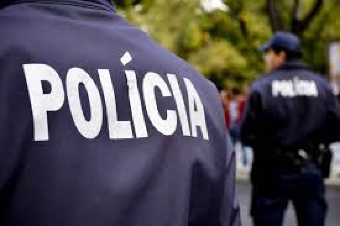 Homem detido por assalto após ter sido libertado por causa da pandemia