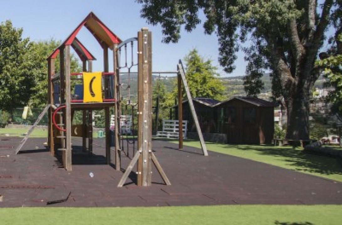 Vila Real faz obras de beneficiação em parques de escolas e jardins de infância