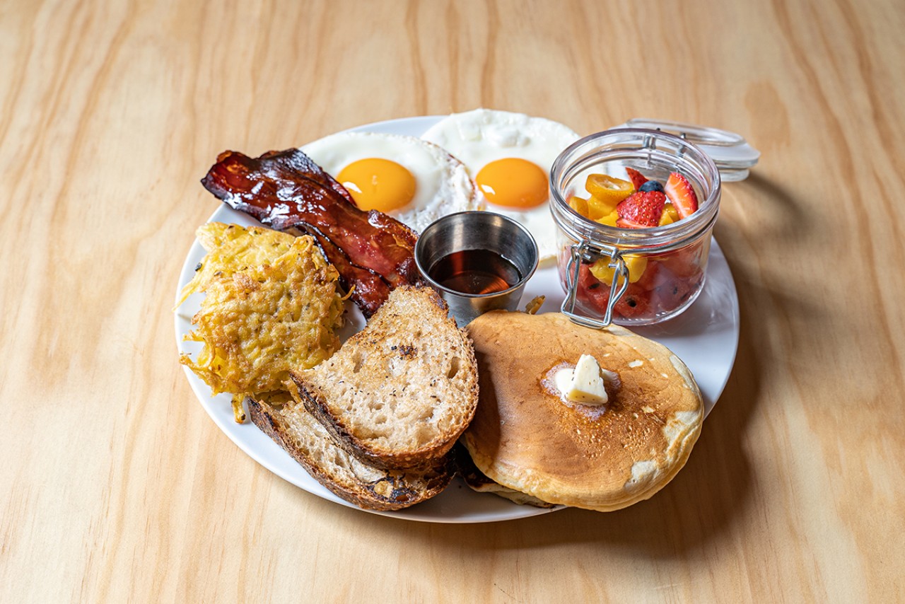 O novo brunch do Porto tem sabores norte-americanos e estilo cosmopolita