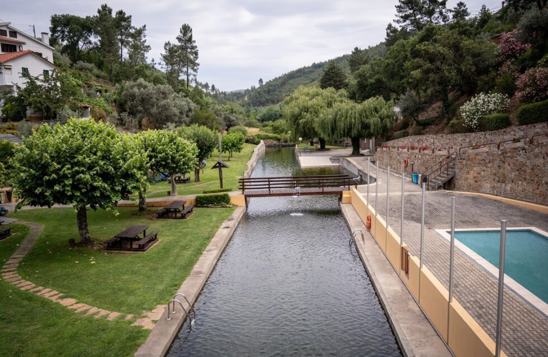“Bandeira Qualidade de Ouro 2024” hasteada na Praia Fluvial de Pessegueiro