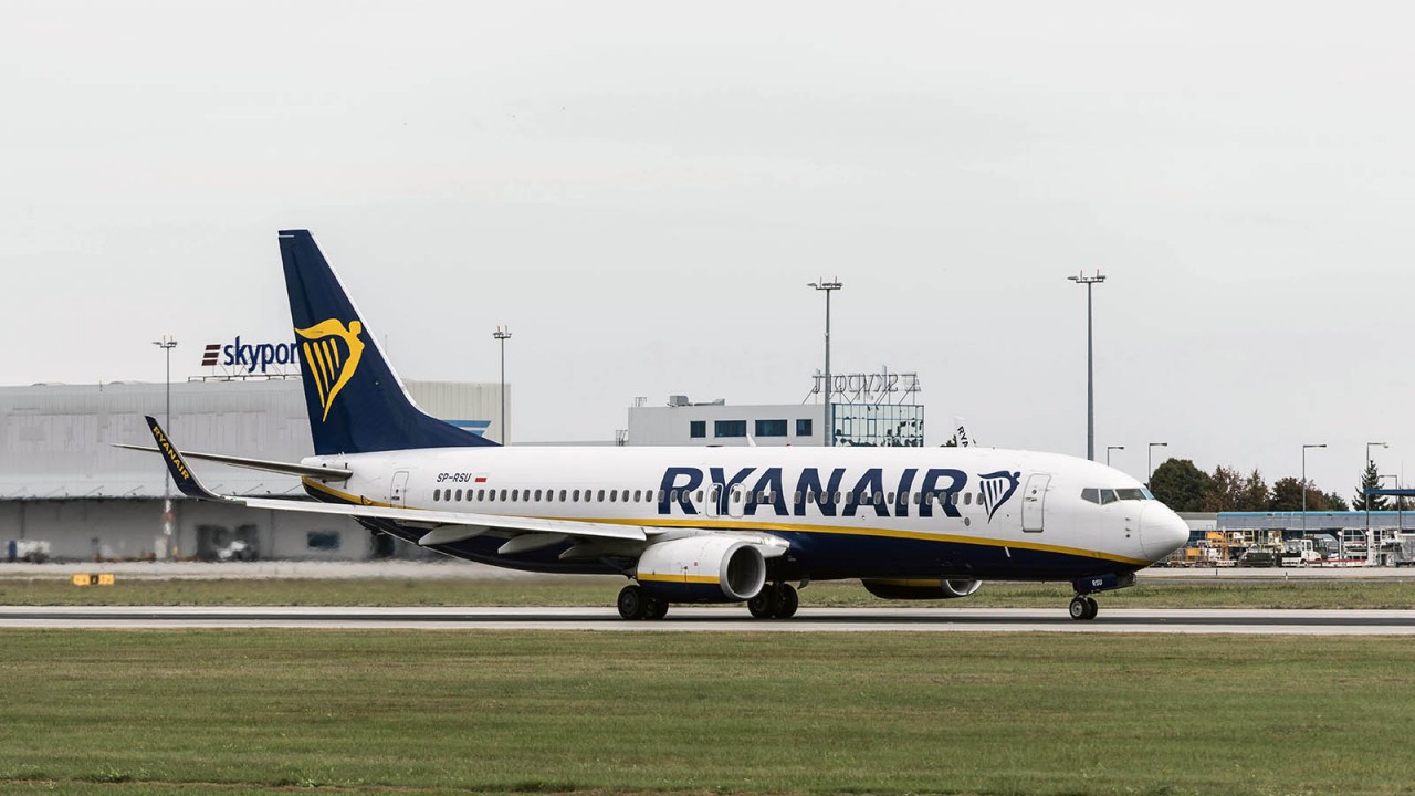 Atenção viajantes: Ryanair muda tudo a partir de novembro (e pode custar-lhe caro)