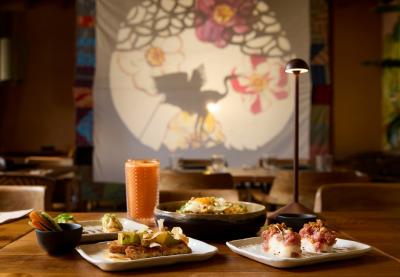 Jantar com Sombras e Sabores do Oriente