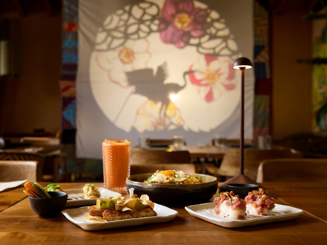 Jantar com Sombras e Sabores do Oriente